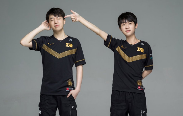 也树立了其 也树立了其