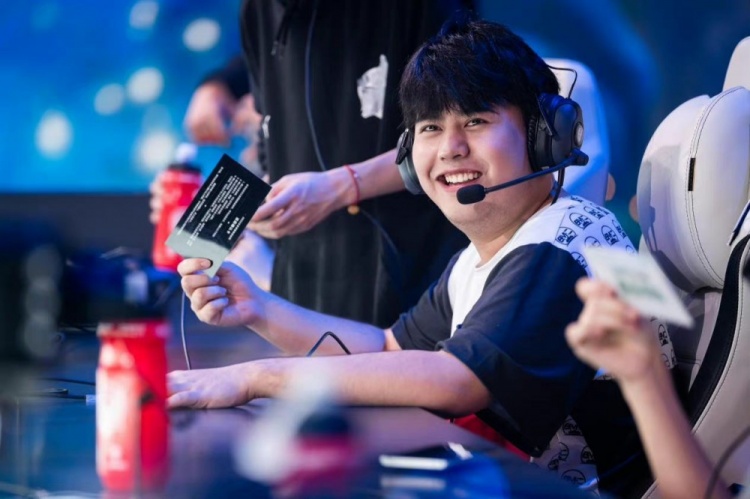 也塑造了他 也塑造了他