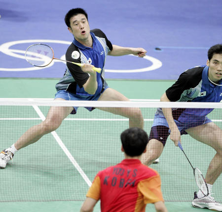 距足以让她 距足以让她